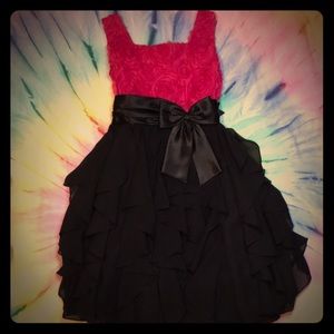 🌹Pink Rose and Black Ruffles Dress